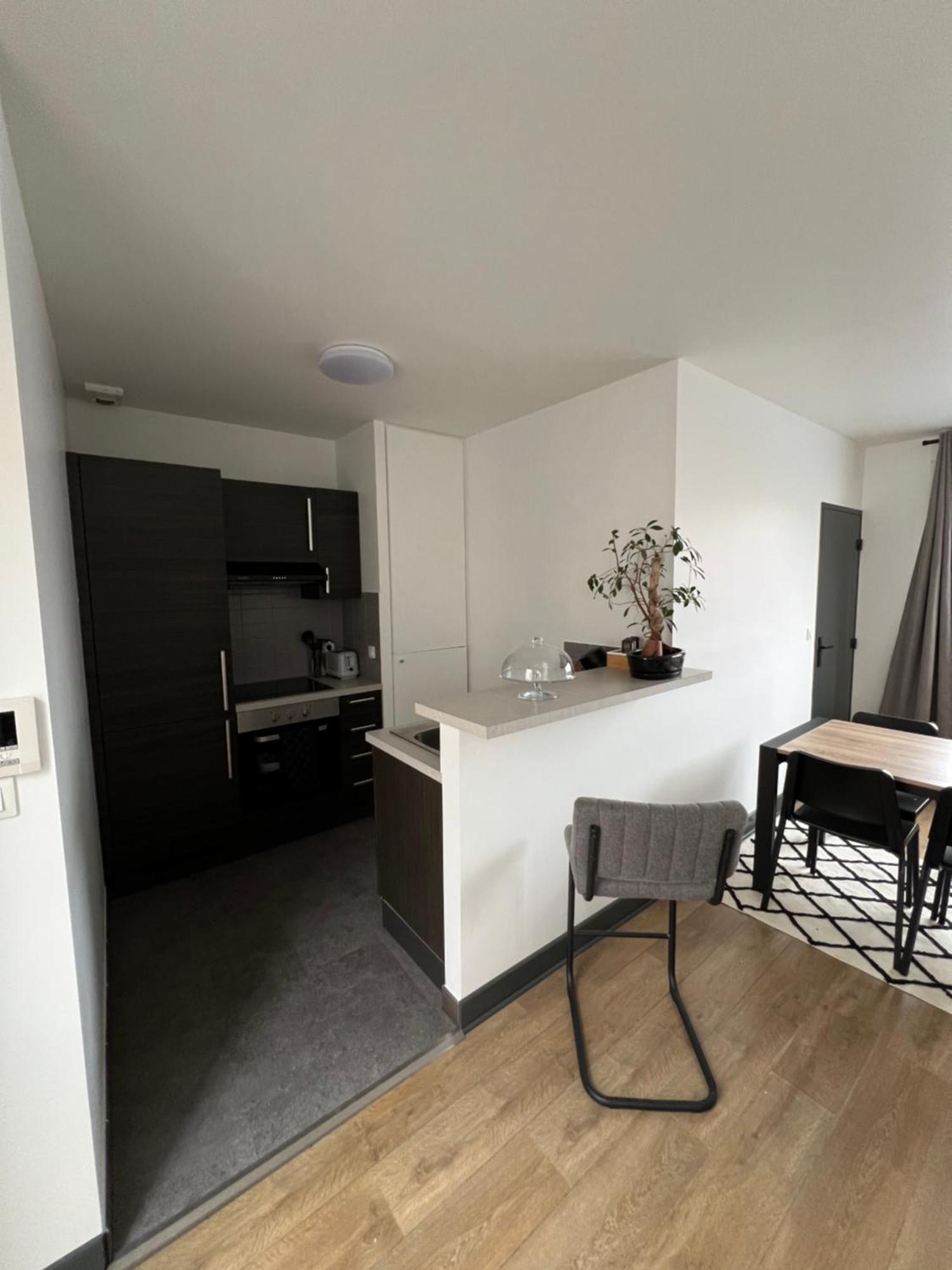 라로셸 Hyper Centre A 80M Du Vieux Marche, T2 Calme Vue Sur Les Toits Rue Du Minage 아파트 외부 사진